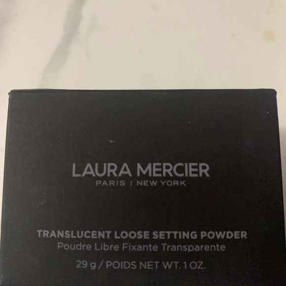 Laura Mercier Loose Setting Powder - Tan - Picture 2 of 5